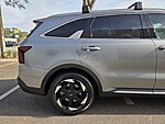 Used 2025 KIA SORENTO HYBRID EX in JACKSONVILLE, FLORIDA (Photo 6)