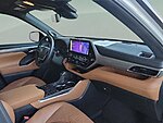 Used 2024 TOYOTA HIGHLANDER PLATINUM in JACKSONVILLE, FLORIDA (Photo 9)