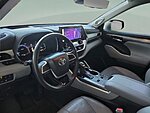 Used 2023 TOYOTA HIGHLANDER PLATINUM in JACKSONVILLE, FLORIDA (Photo 19)
