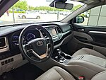 Used 2019 TOYOTA HIGHLANDER XLE in JACKSONVILLE, FLORIDA (Photo 12)