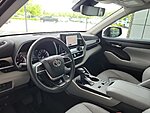 Used 2023 TOYOTA HIGHLANDER XLE in JACKSONVILLE, FLORIDA (Photo 12)