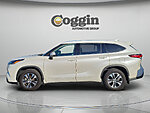 Used 2021 TOYOTA HIGHLANDER XLE in JACKSONVILLE, FLORIDA (Photo 3)