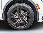 Used 2024 Volkswagen Tiguan 2.0T SE R-LINE BLACK in JACKSONVILLE, FLORIDA (Photo 10)