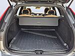 Used 2018 VOLVO XC60 T5 AWD MOMENTUM in JACKSONVILLE, FLORIDA (Photo 14)