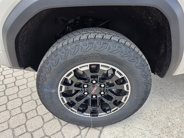 View vehicle photo 4