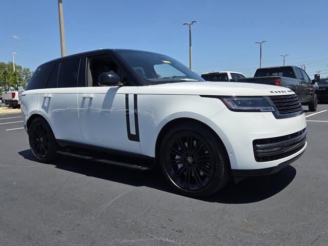 White 2024 Land Rover Range Rover P530 SE AWD SUV / Crossover All-Wheel Drive Automatic