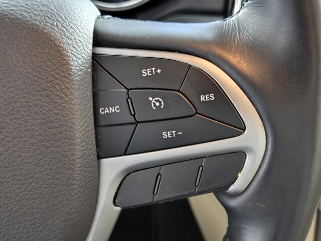 used 2021 Jeep Grand Cherokee car, priced at $16,868