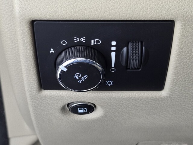 used 2021 Jeep Grand Cherokee car, priced at $16,868