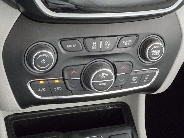 used 2019 Jeep Cherokee car, priced at $12,698