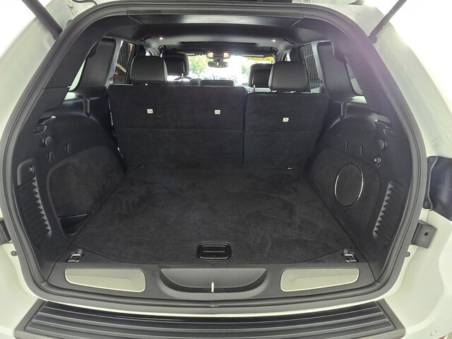 used 2021 Jeep Grand Cherokee car, priced at $15,888