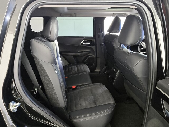 used 2023 Mitsubishi Outlander car