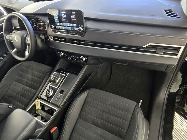 used 2023 Mitsubishi Outlander car