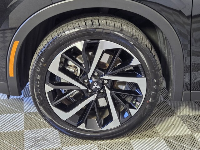 used 2023 Mitsubishi Outlander car