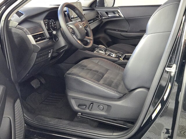 used 2023 Mitsubishi Outlander car