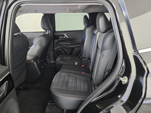 used 2023 Mitsubishi Outlander car