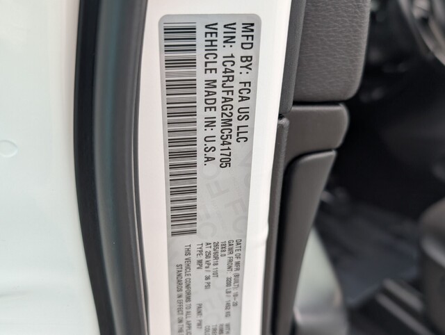 used 2021 Jeep Grand Cherokee car, priced at $20,998