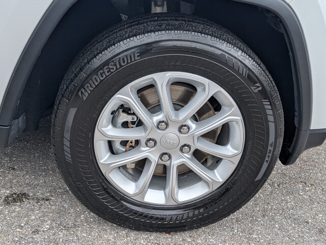 used 2021 Jeep Grand Cherokee car, priced at $20,998