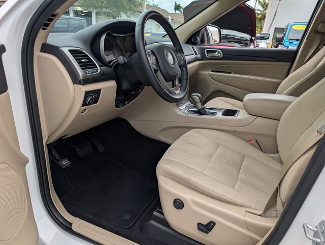 used 2019 Jeep Grand Cherokee car, priced at $15,988