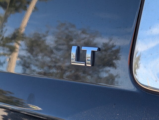 used 2016 Chevrolet Suburban car, priced at $12,888