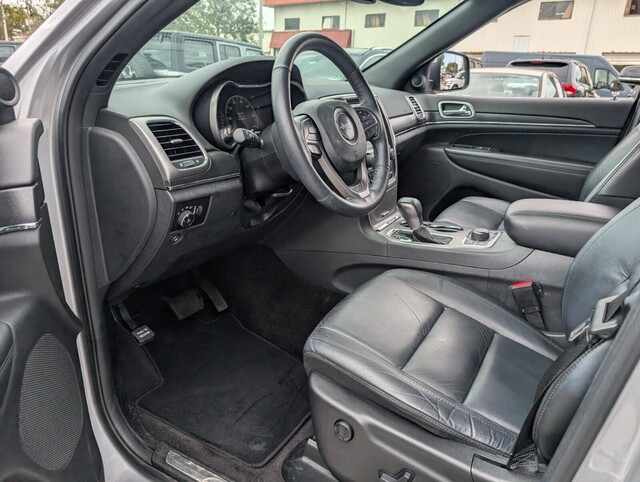 used 2018 Jeep Grand Cherokee car, priced at $17,500