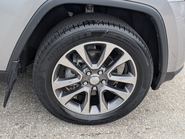 used 2018 Jeep Grand Cherokee car, priced at $17,500