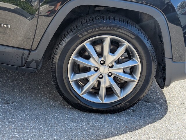 used 2018 Jeep Cherokee car, priced at $16,998