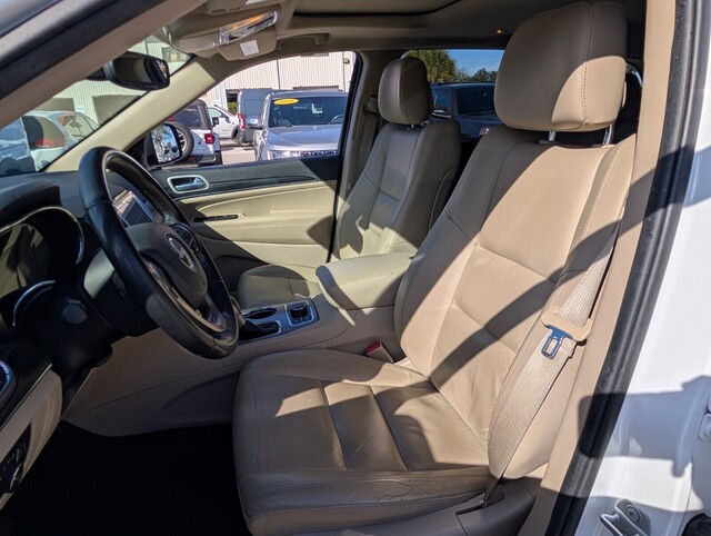 used 2021 Jeep Grand Cherokee car, priced at $18,698