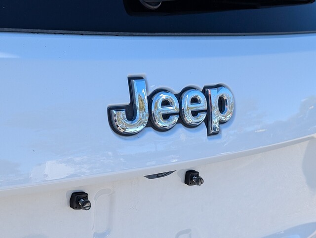 used 2021 Jeep Grand Cherokee car, priced at $18,698