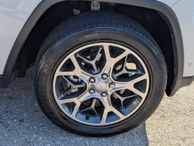 used 2021 Jeep Grand Cherokee car, priced at $18,698