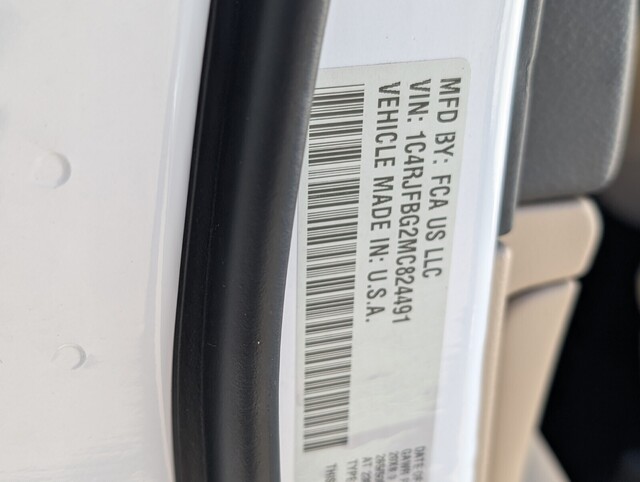 used 2021 Jeep Grand Cherokee car, priced at $18,698