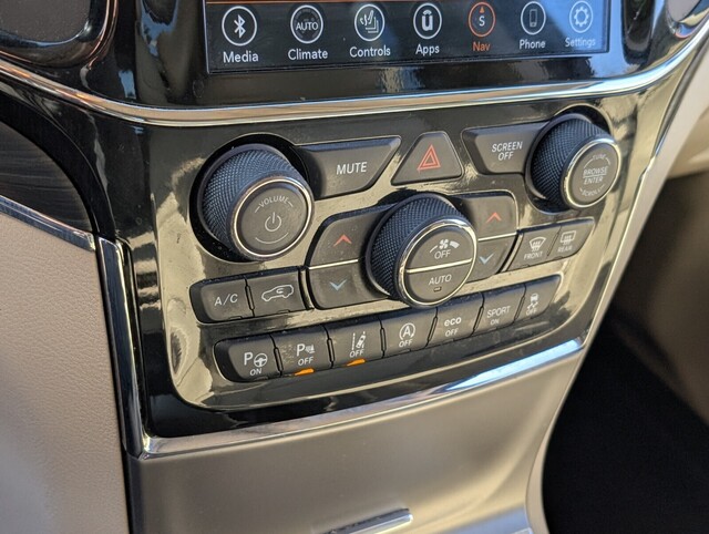 used 2021 Jeep Grand Cherokee car, priced at $18,698