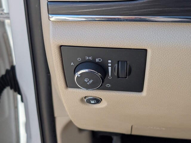 used 2021 Jeep Grand Cherokee car, priced at $18,698