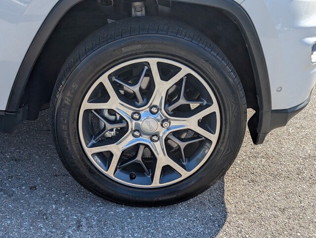 used 2021 Jeep Grand Cherokee car, priced at $18,698