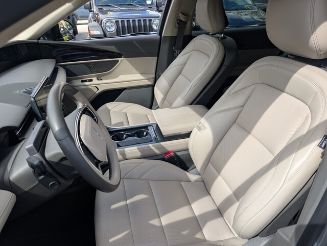 used 2025 Lincoln Nautilus car, priced at $47,598