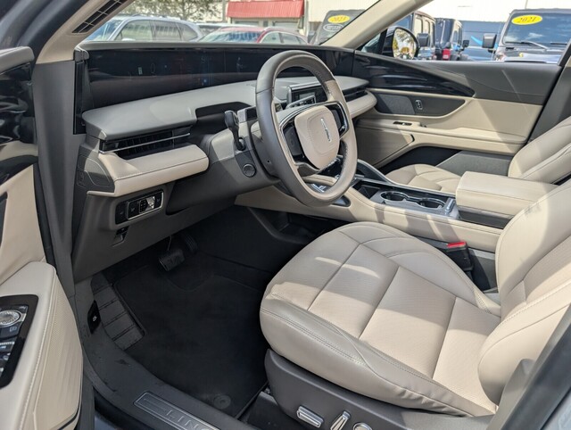 used 2025 Lincoln Nautilus car, priced at $47,598