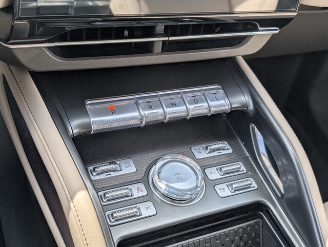 used 2025 Lincoln Nautilus car, priced at $47,598