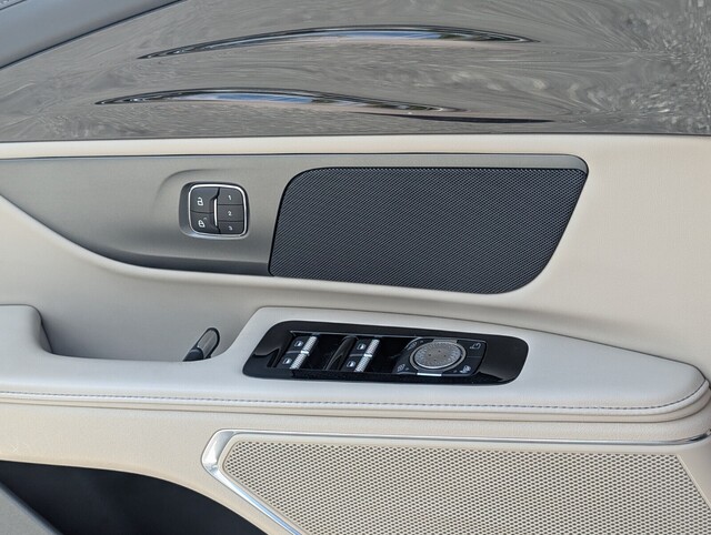 used 2025 Lincoln Nautilus car, priced at $47,598