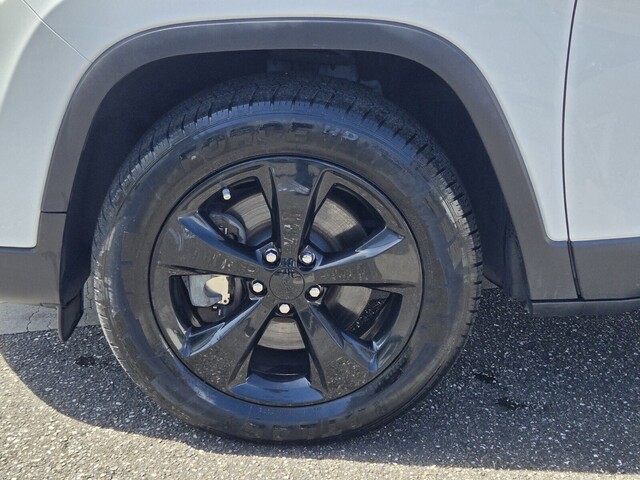 used 2020 Jeep Cherokee car, priced at $17,515