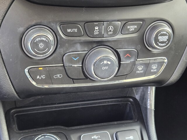 used 2020 Jeep Cherokee car, priced at $17,515