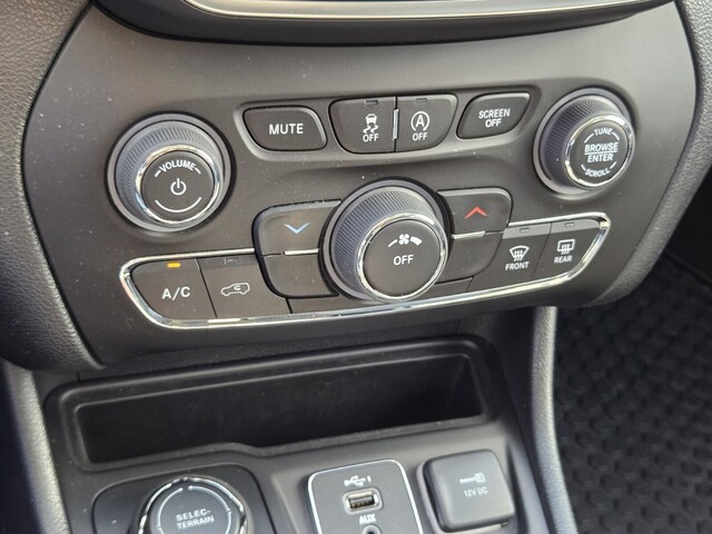 used 2022 Jeep Cherokee car