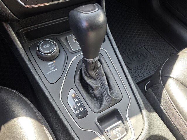 used 2022 Jeep Cherokee car