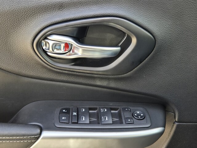 used 2022 Jeep Cherokee car