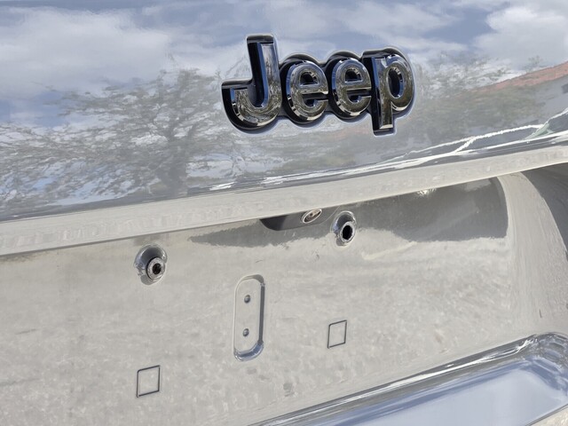 used 2022 Jeep Cherokee car