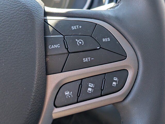 used 2022 Jeep Cherokee car, priced at $24,998