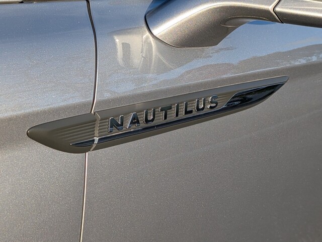 used 2022 Lincoln Nautilus car, priced at $29,888
