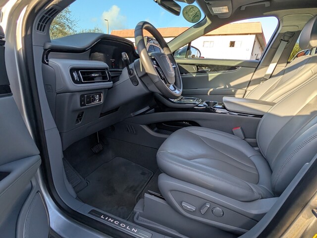 used 2022 Lincoln Nautilus car, priced at $29,888