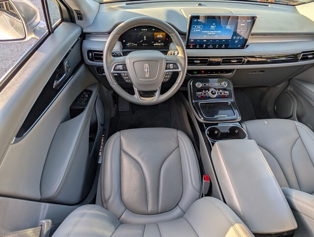 used 2022 Lincoln Nautilus car, priced at $29,888