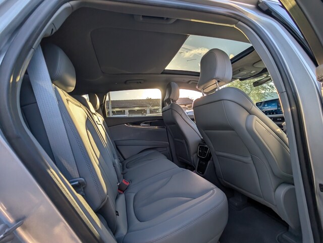 used 2022 Lincoln Nautilus car, priced at $29,888