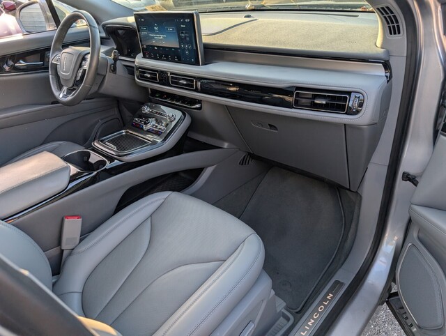 used 2022 Lincoln Nautilus car, priced at $29,888