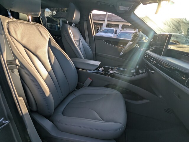 used 2022 Lincoln Nautilus car, priced at $29,888